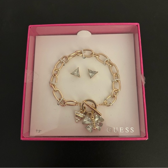 GUESS Gold Bracelet and Earring Set Butterfly Toggle NEW - Picture 1 of 3